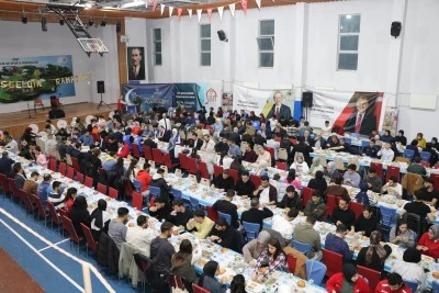 Vali Kızılkaya gençlerle iftarda buluştu