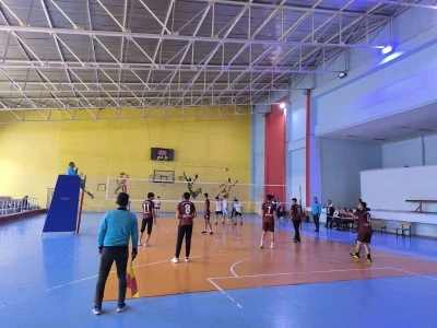 Voleybolda genç erkekler heyecan başladı