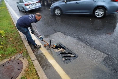 Yağmur suyu hatları temizlenerek önlem alındı