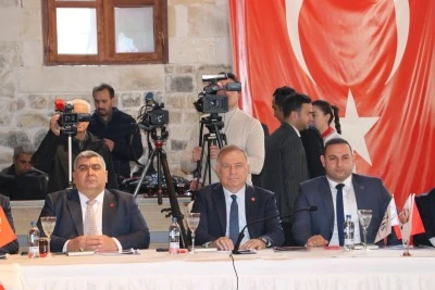 Zeybek, Kilis'te İl Belediye Başkanları Toplantısı'nda konuştu